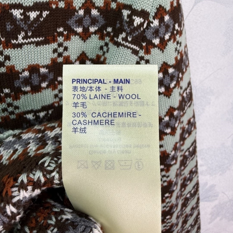 l0vis Vvtt0n sweaters